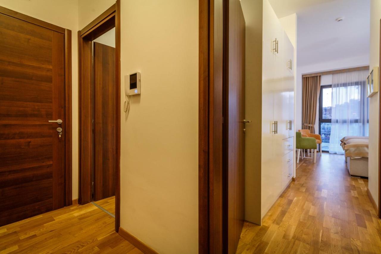 Luxury Center Apartment